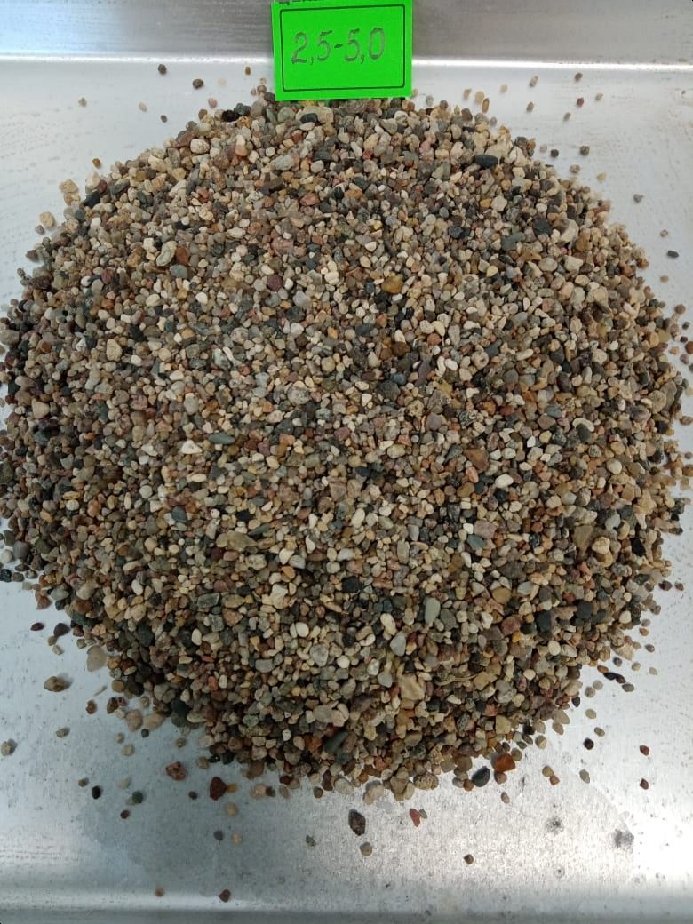 Песок природный фракционированный,  смеси фракций 2-5 мм по ГОСТ 8736-2014